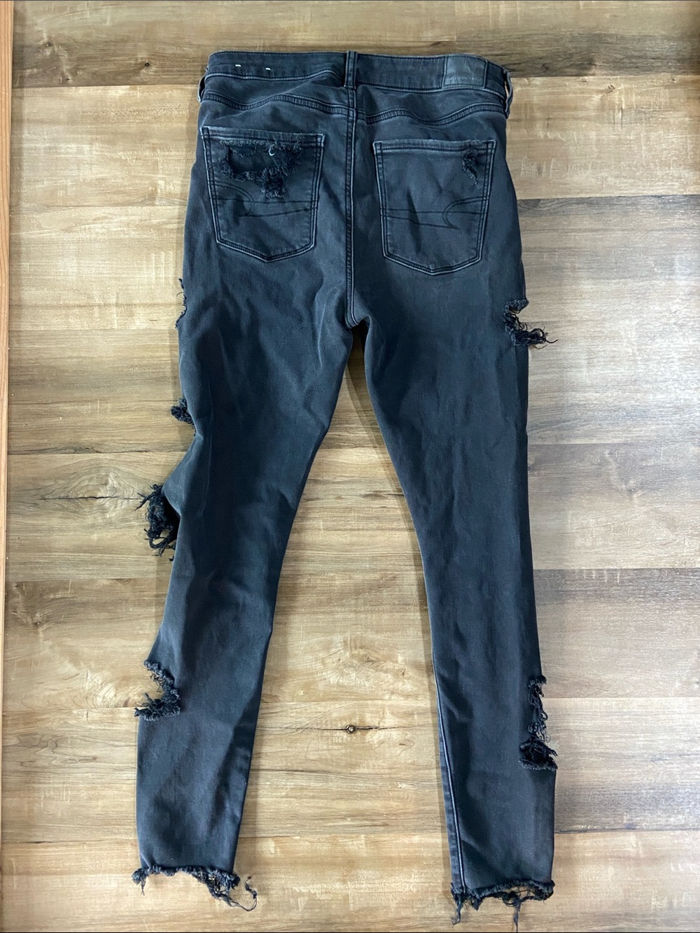 American Eagle Distressed Black Skinny Jeans - Picture 9 of 9